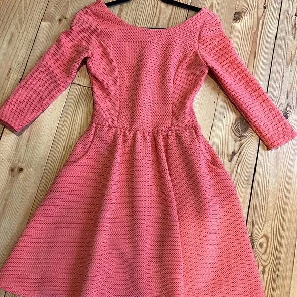 green emerald velvet dress Amazon.com: Women's Dresses Prom Dress Contrast Lace Flounce Sleeve Mesh  Overlay Dress, Short Fit and Flare Dress Dress for Women (Color : Coral  Pink, Size : Small) : Clothing, Shoes & Jewelry main image 0